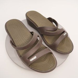 Crocs Sandals Women's 7 Patricia Wedge Taupe Shoes Strappy Slip On